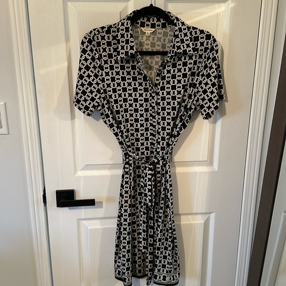 Collared short sleeve summer dress. - Picture 1 of 6